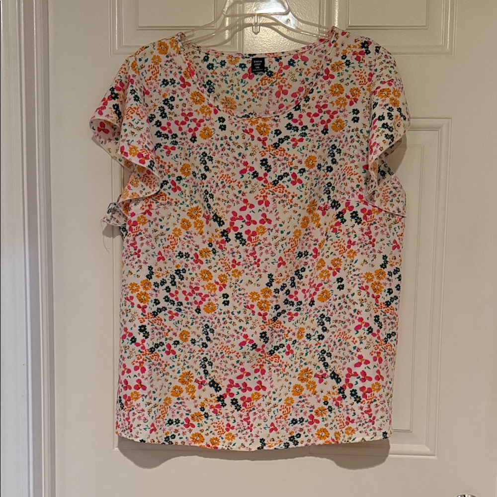 SHEIN Floral Print Blouse with Ruffle Sleeves